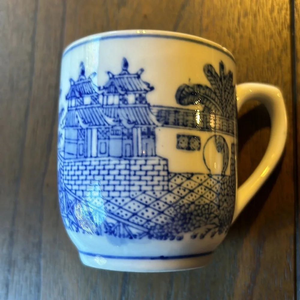 Vintage Pier 1 Chinoiserie Lidded Tea Cup